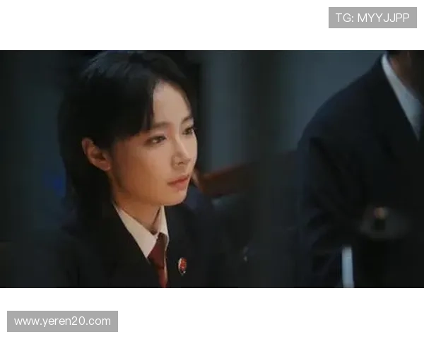 《正义的利刃》：当法袍遇上荧屏，检察官的史诗级人生